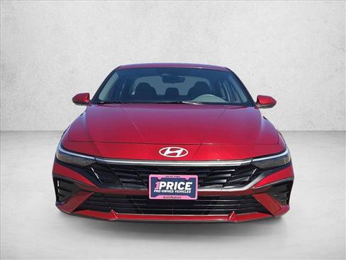 Used 2024 Hyundai Elantra SEL FWD image 2