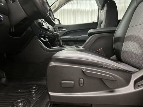 Used 2016 Chevrolet Colorado Z71 AWD/4WD image 17