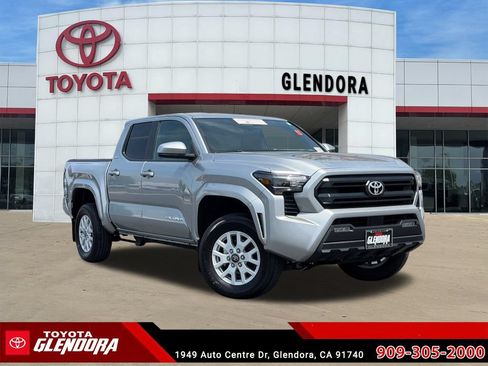 Certified 2025 Toyota Tacoma SR5 AWD/4WD image 1