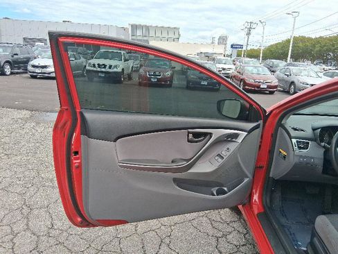 Used 2013 Hyundai Elantra image 14