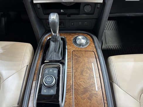 Used 2023 Nissan Armada SL w/ Captain's Chairs Package AWD/4WD image 23