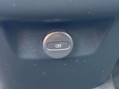 Used 2021 Volvo XC90 T6 Momentum AWD/4WD image 18