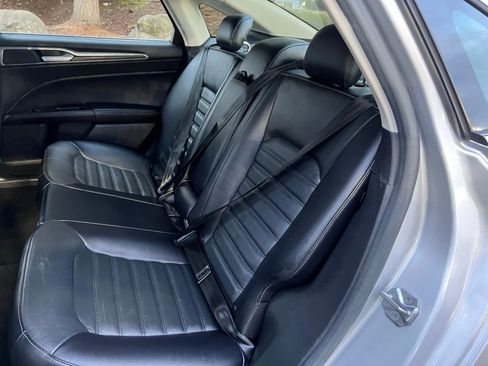 Used 2017 Ford Fusion SE image 30