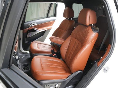 Used 2023 BMW X7 M60i w/ Executive Package image 66