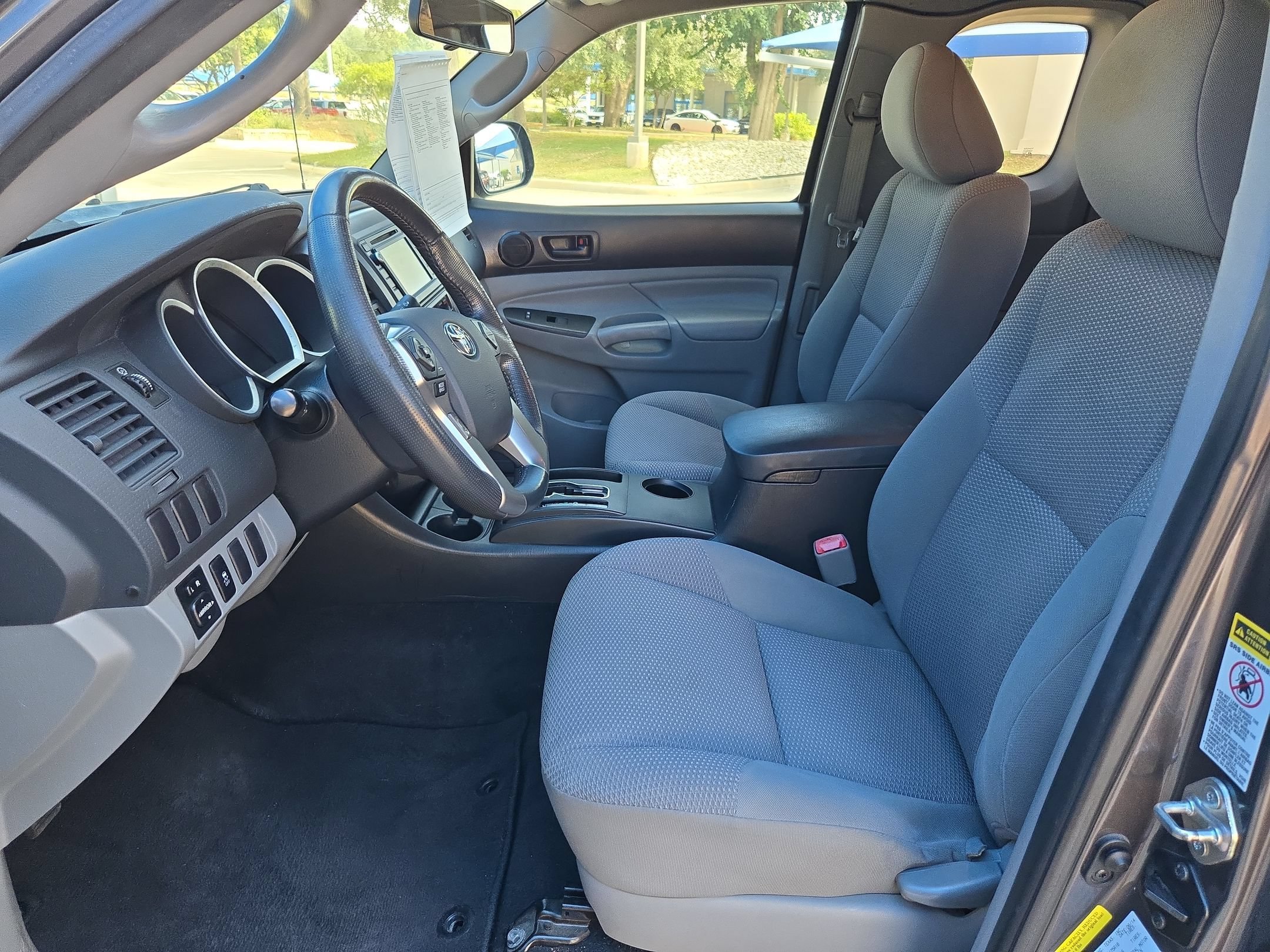 Used 2014 Toyota Tacoma PreRunner w/ Convenience Package RWD image 9