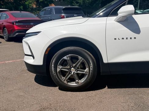 Used 2024 Chevrolet Blazer LT w/ Convenience Package FWD image 9