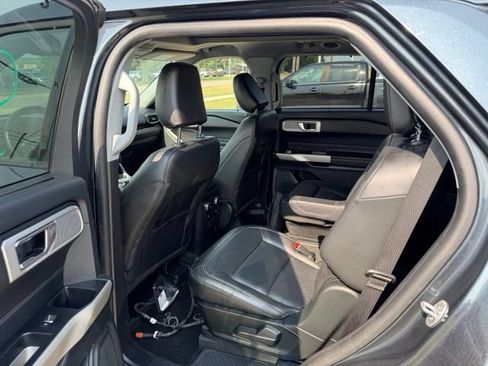 Used 2022 Ford Explorer Limited w/ Class IV Trailer Tow Package AWD/4WD image 11