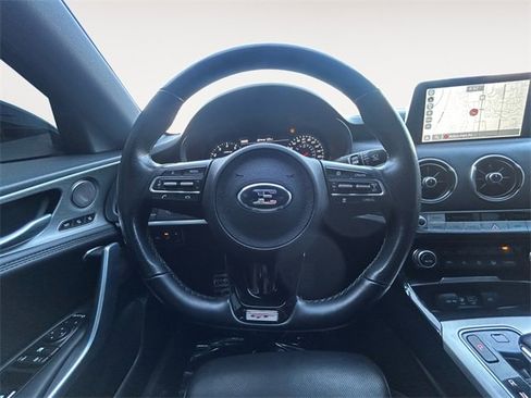Used 2018 Kia Stinger GT2 image 12
