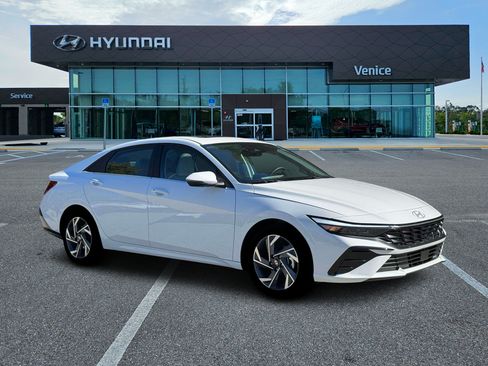 New 2026 Hyundai Elantra Limited FWD image 29