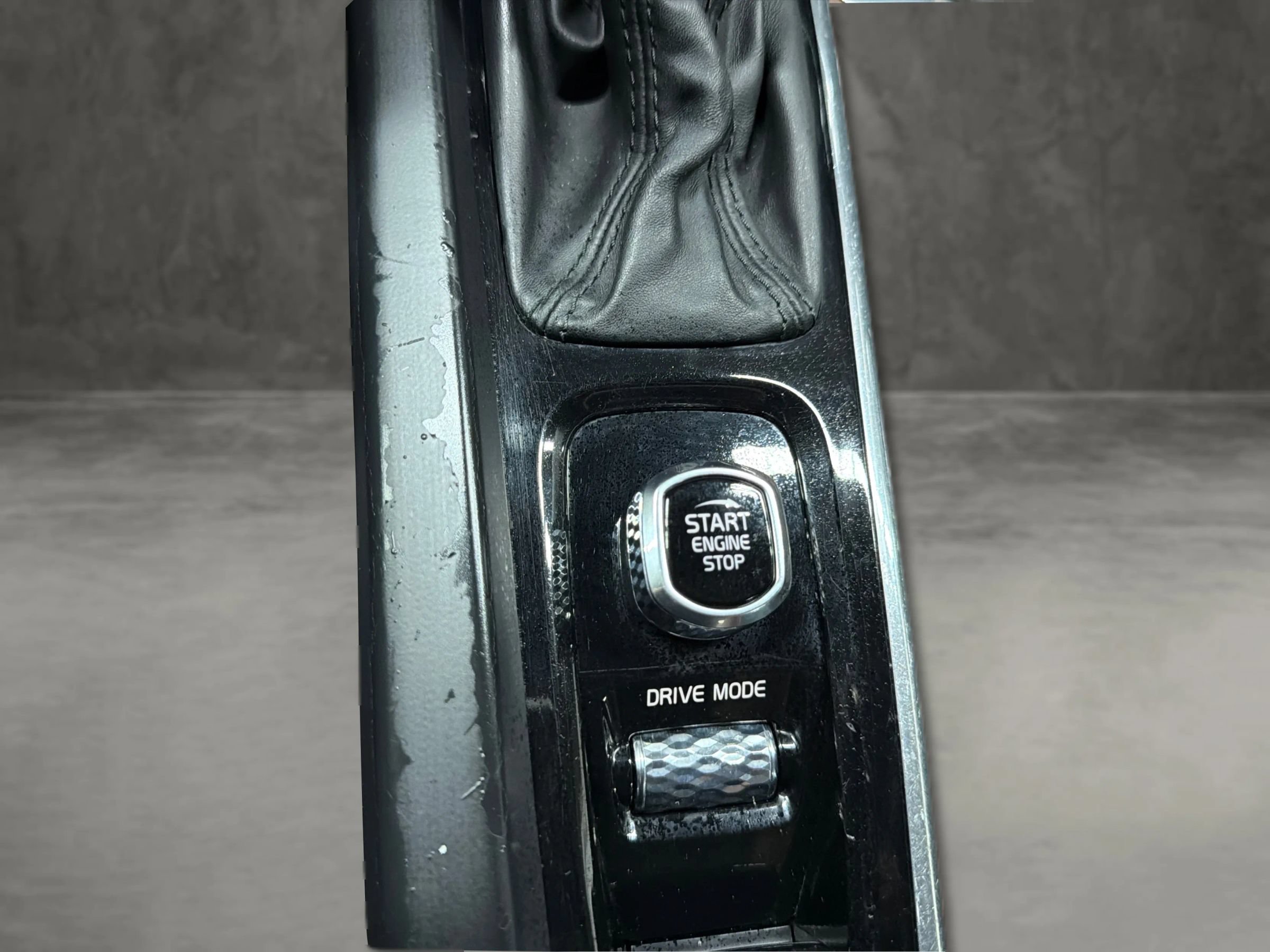 Used 2019 Volvo S60 T5 Momentum w/ Multimedia Package FWD image 24