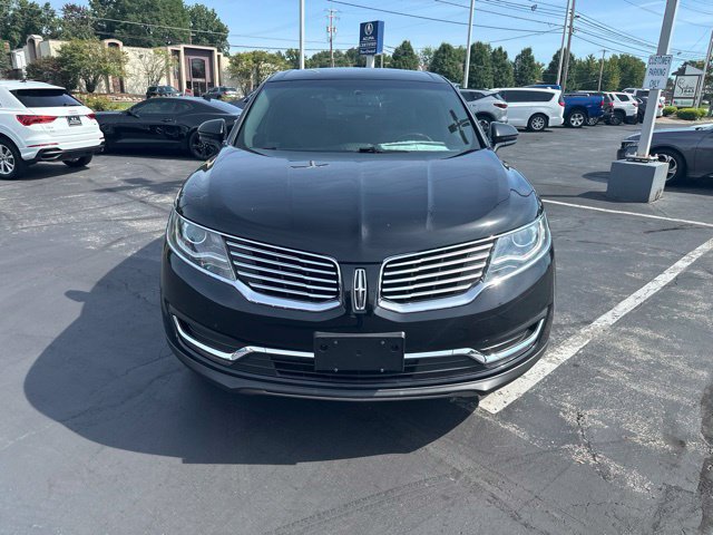 Used 2018 Lincoln MKX Select w/ Select Plus Package AWD/4WD image 2