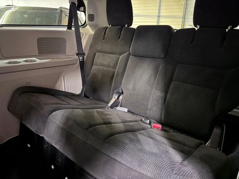 Used 2017 Dodge Grand Caravan SE w/ Power Window Group FWD image 16