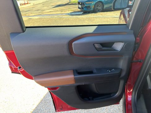 Used 2021 Ford Bronco Sport Outer Banks w/ Outer Banks Package image 17