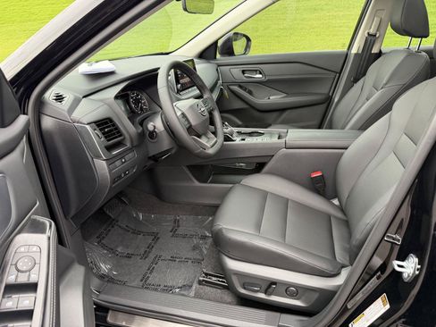 New 2026 Nissan Rogue Dark Armor FWD image 13