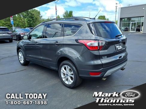 Used 2018 Ford Escape SE image 3
