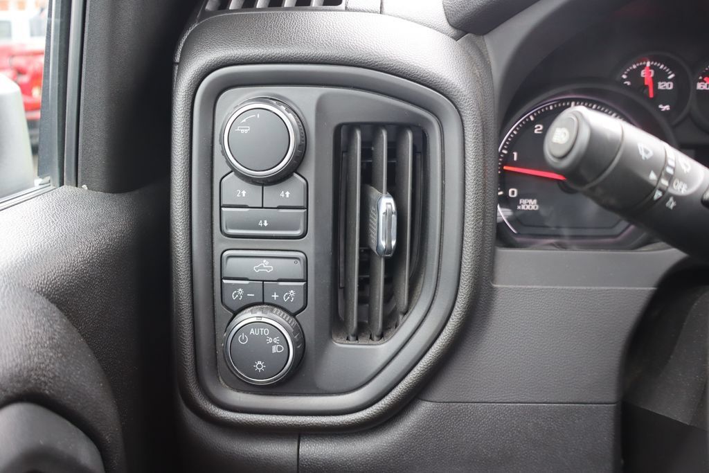 Used 2024 Chevrolet Silverado 3500 W/T AWD/4WD image 9