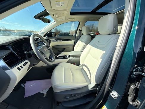 Used 2025 Cadillac XT6 Premium Luxury w/ Technology Package image 16