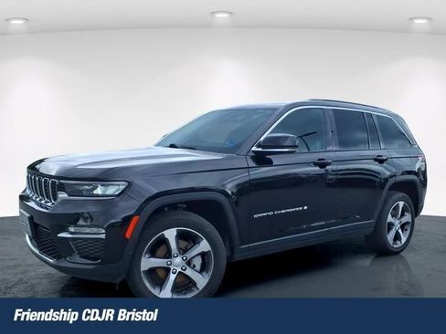 Used 2024 Jeep Grand Cherokee Limited AWD/4WD image 1