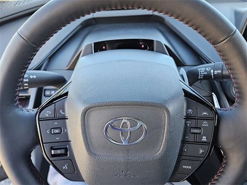 Used 2025 Toyota Prius Plug-In Hybrid image 21