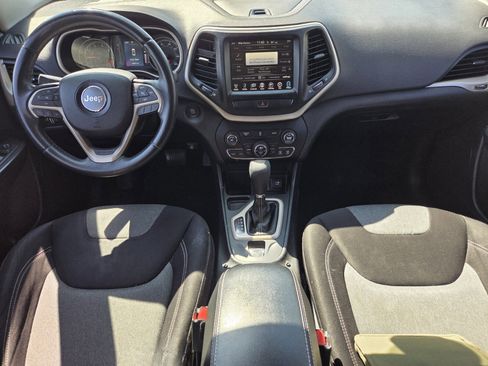 Used 2014 Jeep Cherokee Latitude w/ Comfort/Convenience Group image 12