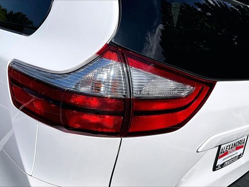 Used 2019 Toyota Sienna LE FWD image 27