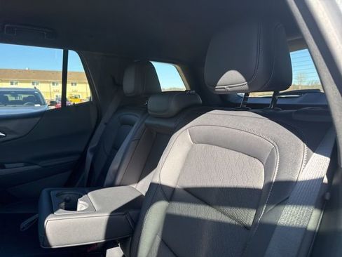 New 2026 Chevrolet Equinox LT w/ Convenience Package II FWD image 39