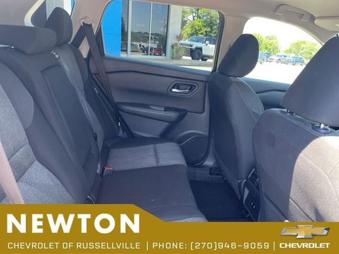 Used 2024 Nissan Rogue SV AWD/4WD image 27