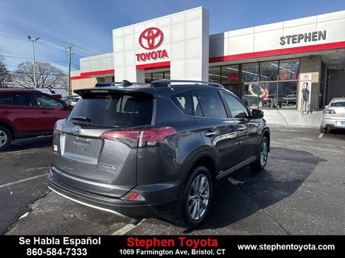 Used 2018 Toyota RAV4 Limited image 7