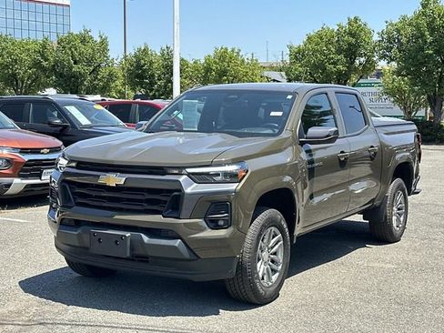 Used 2024 Chevrolet Colorado LT w/ LT Convenience Package III RWD image 5