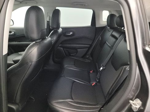 Used 2018 Jeep Compass Latitude w/ Popular Equipment Group AWD/4WD image 18