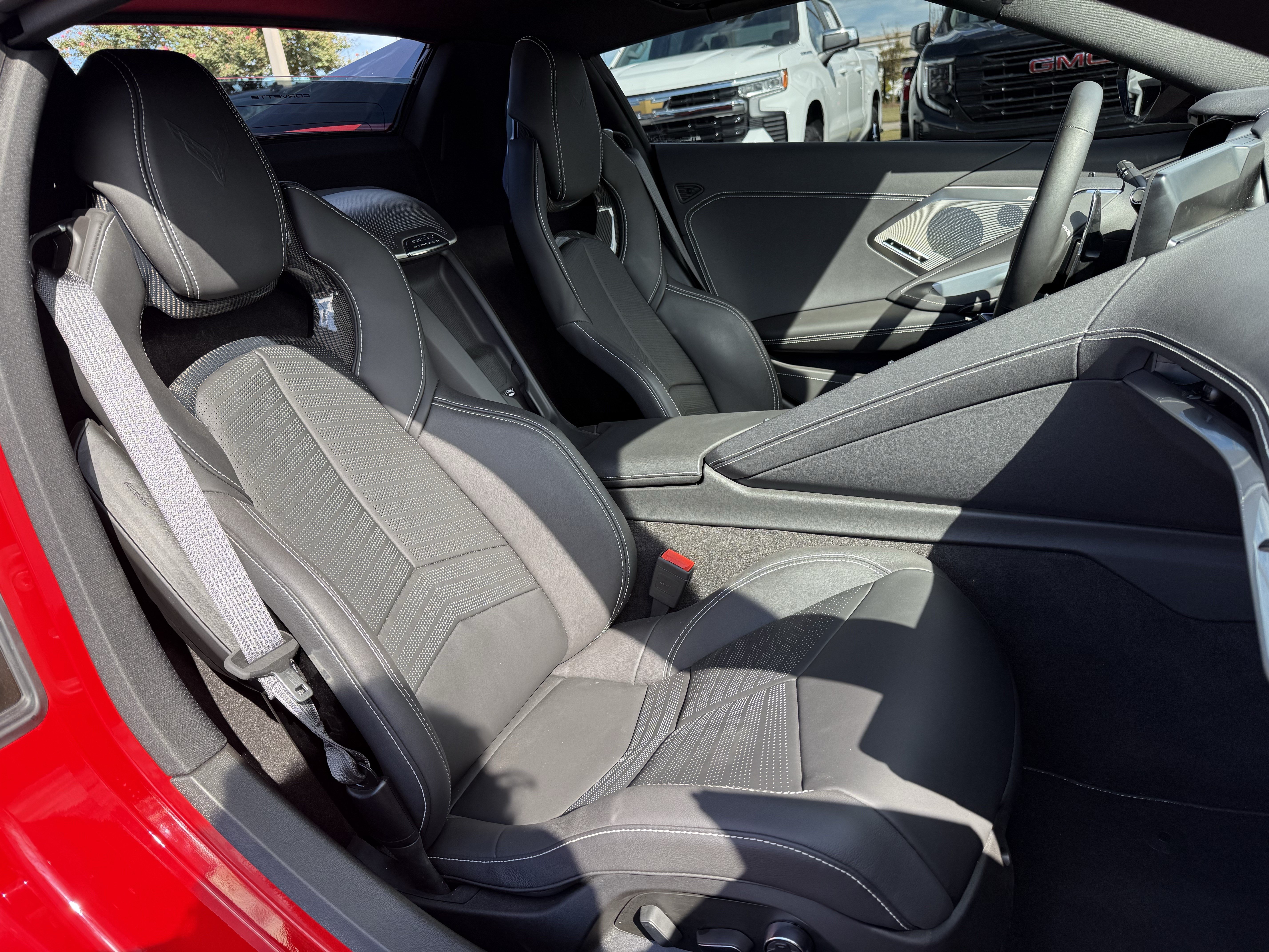 Used 2024 Chevrolet Corvette Stingray Preferred Conv w/ Z51 Performance Package RWD image 36