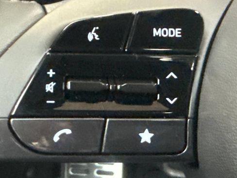 New 2026 Hyundai Elantra SEL Sport FWD image 20