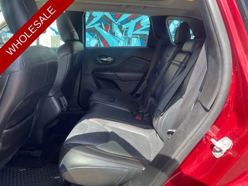 Used 2015 Jeep Cherokee Trailhawk w/ Comfort/Convenience Group AWD/4WD image 6