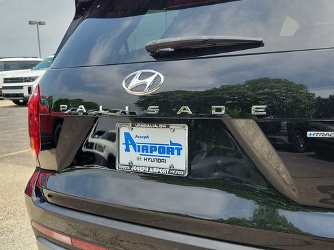 Used 2023 Hyundai Palisade Limited AWD/4WD image 12