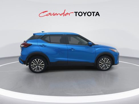 Used 2024 Nissan Kicks SV FWD image 9