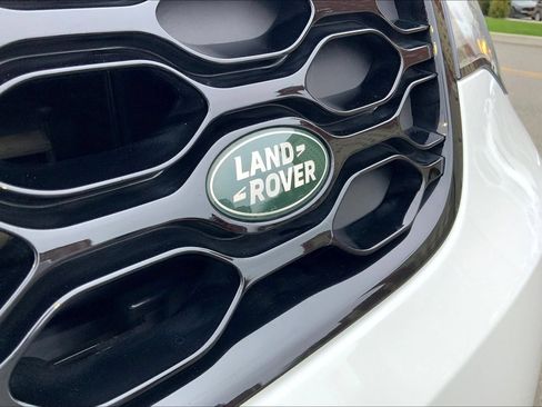 Certified 2025 Land Rover Discovery Dynamic SE AWD/4WD image 31