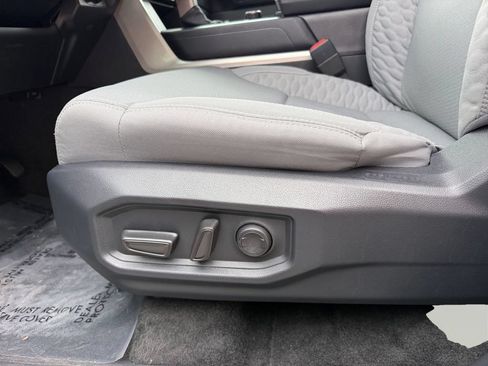 Used 2025 Toyota Tundra SR5 AWD/4WD image 17
