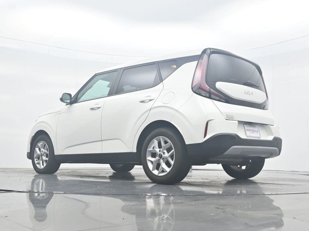 Used 2023 Kia Soul LX w/ Option Group 015 FWD image 31