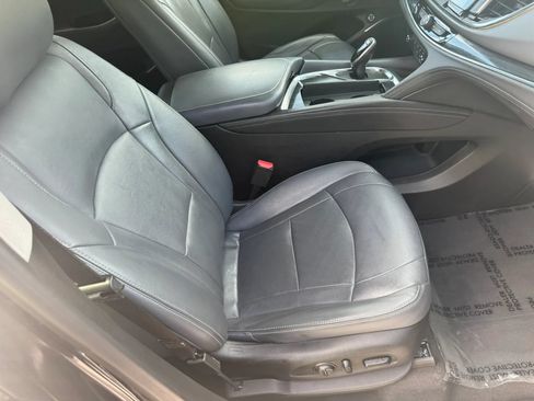 Used 2021 Buick Enclave Essence FWD image 27