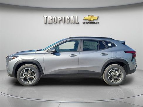 New 2026 Chevrolet Trax LT image 2