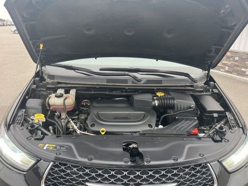 Used 2023 Chrysler Pacifica Touring-L FWD image 22