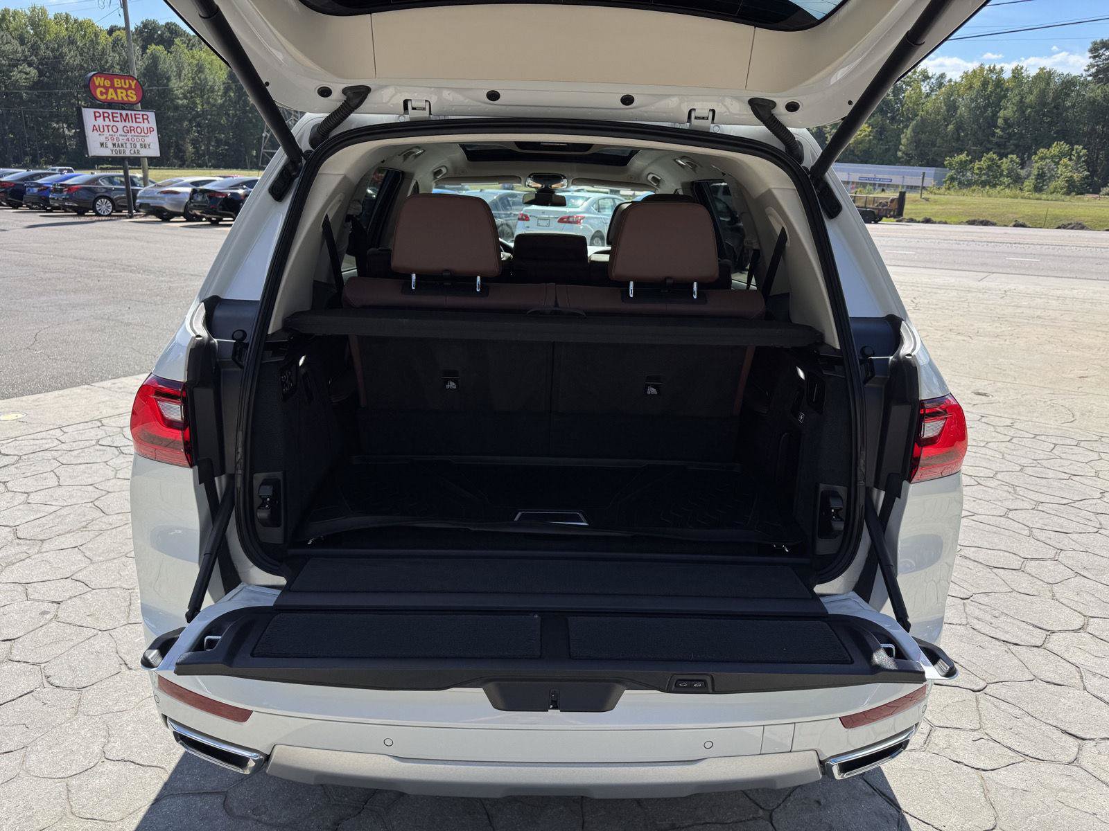 Used 2020 BMW X7 xDrive40i w/ Premium Package AWD/4WD image 14