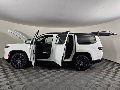 New 2026 Jeep Grand Wagoneer 4WD image 17