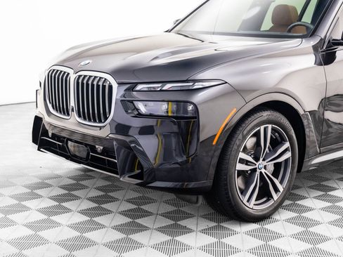 Used 2025 BMW X7 xDrive40i w/ M Sport Package image 34