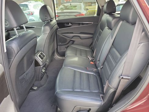 Used 2019 Kia Sorento EX w/ EX Touring Package image 16