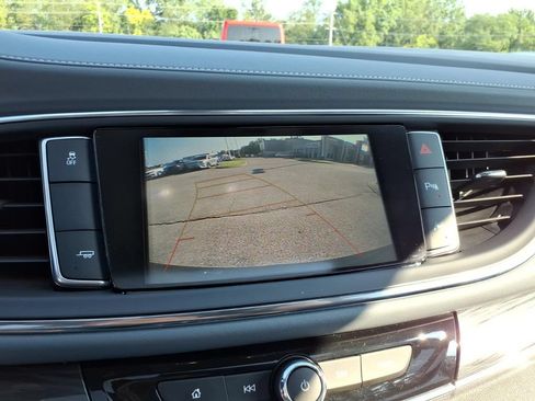 Used 2018 Buick Enclave Premium w/ Experience Buick Package FWD image 14