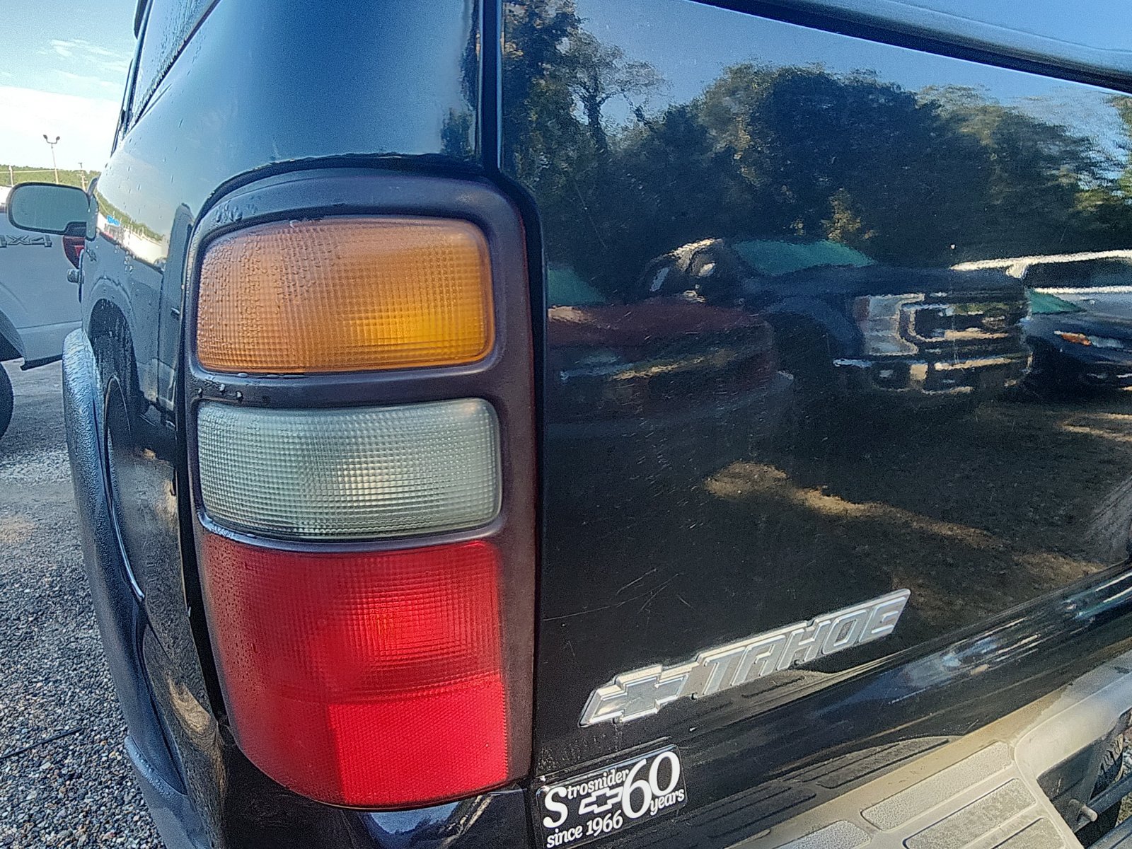 Used 2005 Chevrolet Tahoe Z71 w/ Preferred Equipment Group RWD image 10