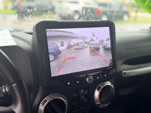 Used 2016 Jeep Wrangler Unlimited Sahara w/ Connectivity Group AWD/4WD image 14