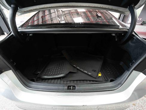 Used 2019 Toyota Camry XLE image 28