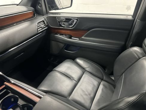 Used 2024 Lincoln Navigator Reserve AWD/4WD image 13
